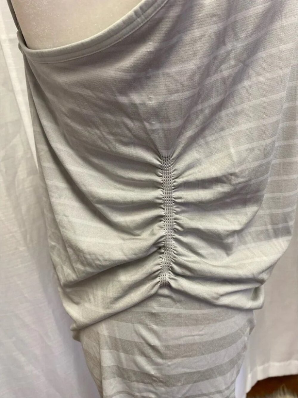 Patagonia Nouli Striped Athletic Yoga Workout Tank Top w/Built In Bra Sz XL Grey - Picture 4 of 5